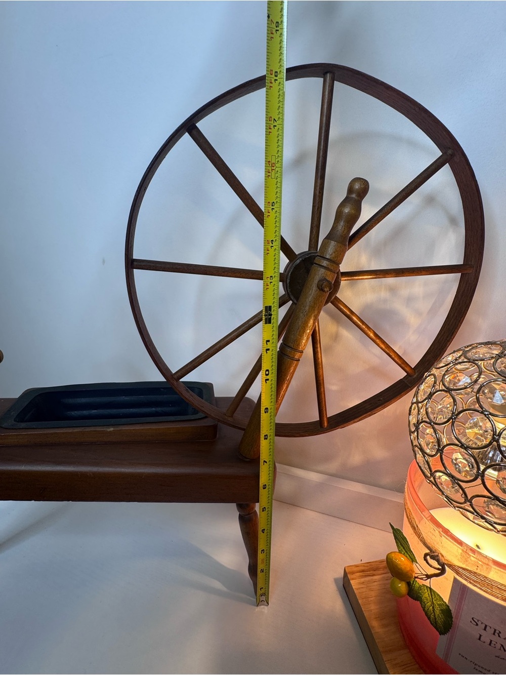 Vintage 1960s mini tabletop wooden spindle planter - Picture 7 of 9
